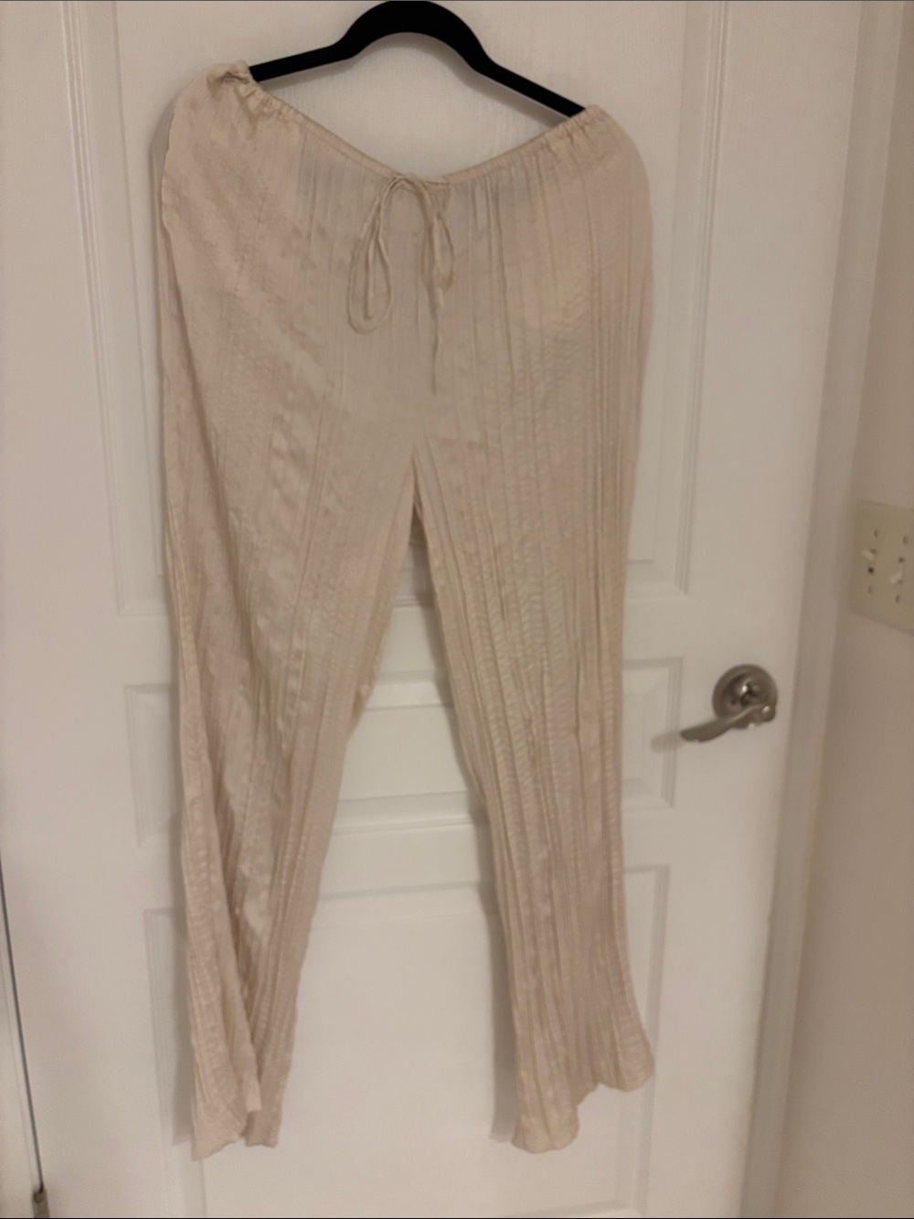 H&M Cream Pleated Elastic-Waist Pants